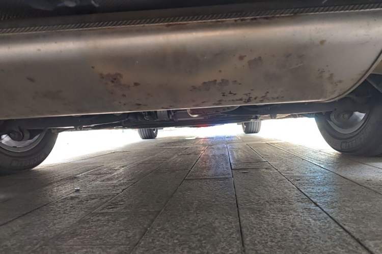 Used Denza D9 2022 DM-i 970 Four-Wheel Drive Flagship Model Chassis Rear