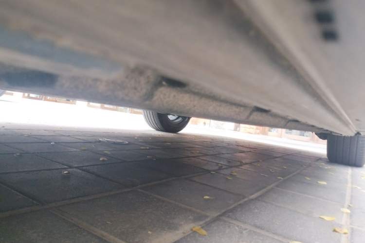Used Denza D9 2022 DM-i 1040 Prestige Model Chassis Rear Left