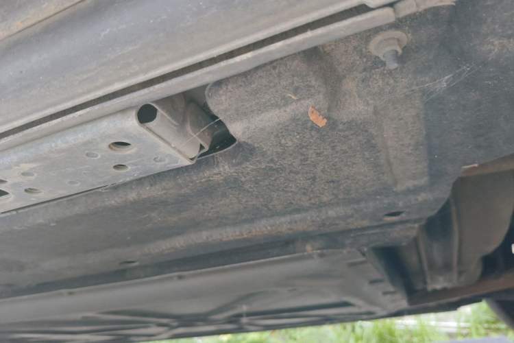 Used Denza D9 2022 DM-i 970 Four-Wheel Drive Prestige Model Chassis Rear Left
