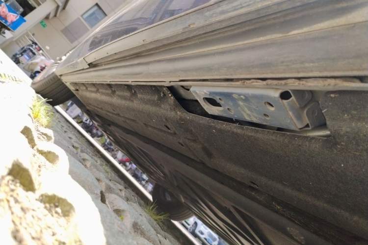 Used Denza D9 2022 DM-i 1040 Prestige Model Chassis Rear Left