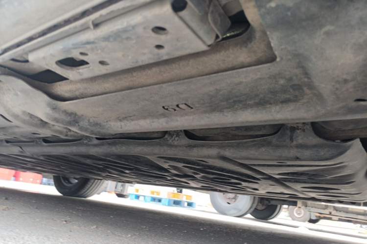 Used Denza D9 2022 DM-i 970 Four-Wheel Drive Flagship Model Chassis Rear Left