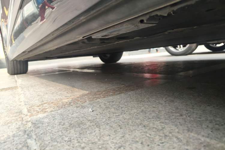 Used Denza D9 2022 EV 620 Prestige Model Chassis Rear Left