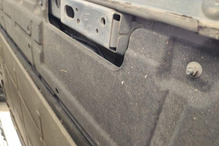 Used Denza D9 2022 DM-i 970 Four-Wheel Drive Prestige Model Chassis Rear Left