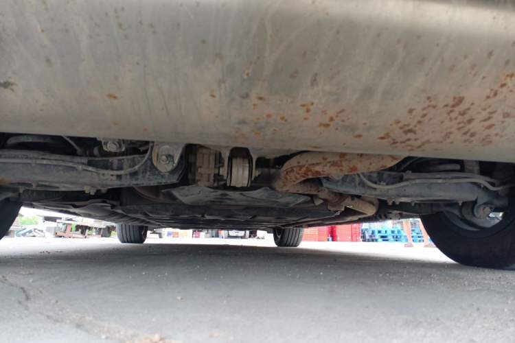 Used Denza D9 2022 DM-i 970 Four-Wheel Drive Flagship Model Chassis Rear
