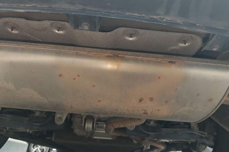 Used Denza D9 2022 DM-i 970 Four-Wheel Drive Flagship Model Chassis Rear