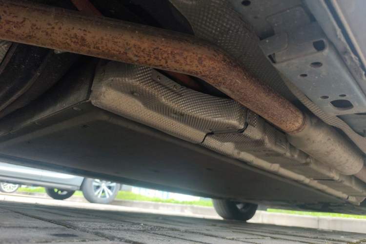Used Denza D9 2022 DM-i 970 Four-Wheel Drive Flagship Model Chassis Rear Right