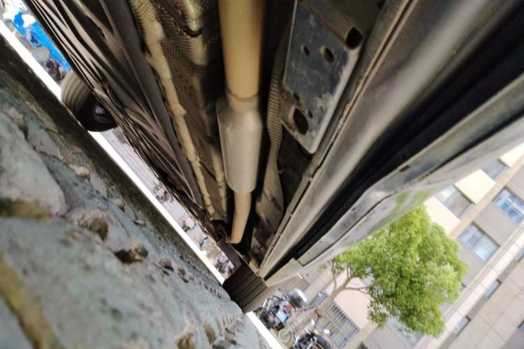 Used Denza D9 2022 DM-i 1040 Prestige Model Chassis Rear Right
