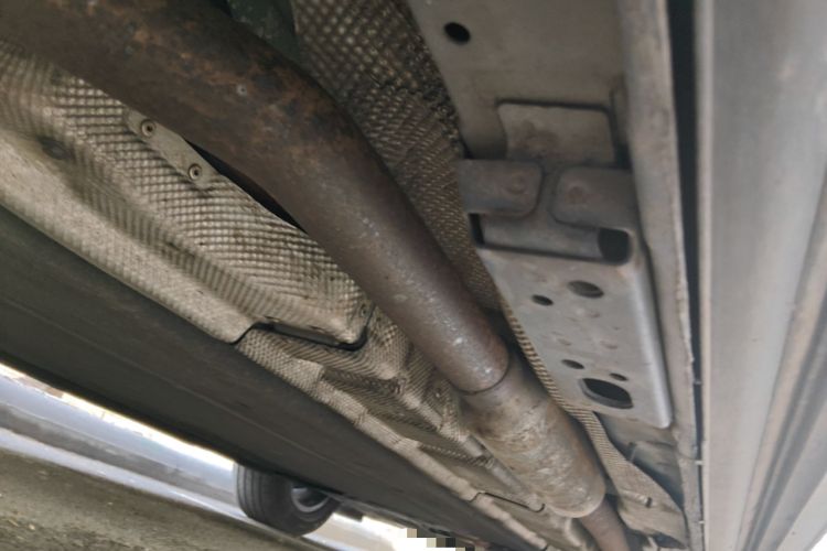 Used Denza D9 2022 DM-i 970 Four-Wheel Drive Flagship Model Chassis Rear Right