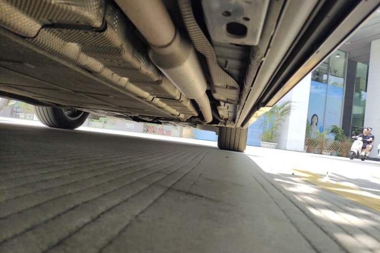 Used Denza D9 2022 DM-i 970 Four-Wheel Drive Prestige Model Chassis Rear Right