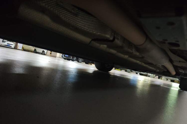 Used Denza D9 2022 DM-i 970 Four-Wheel Drive Prestige Model Chassis Rear Right