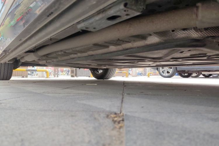Used Denza D9 2022 DM-i 1040 Prestige Model Chassis Rear Right