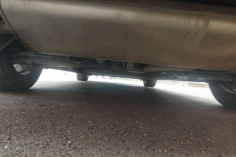 Used Denza D9 2022 DM-i 970 Four-Wheel Drive Prestige Model Chassis Rear