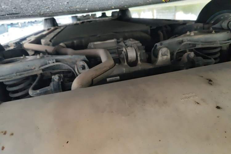 Used Denza D9 2022 DM-i 970 Four-Wheel Drive Flagship Model Chassis Rear