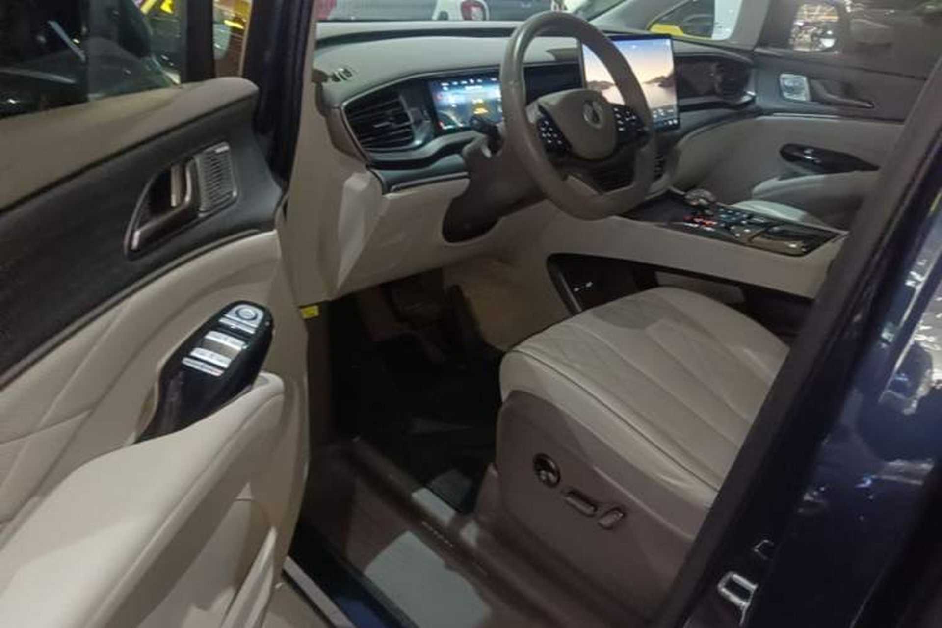 Used Denza D9 2022 DM-i 970 Four-Wheel Drive Prestige Model Driver Seat