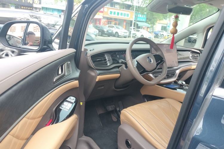 Used Denza D9 2022 DM-i 1040 Prestige Model Driver Seat