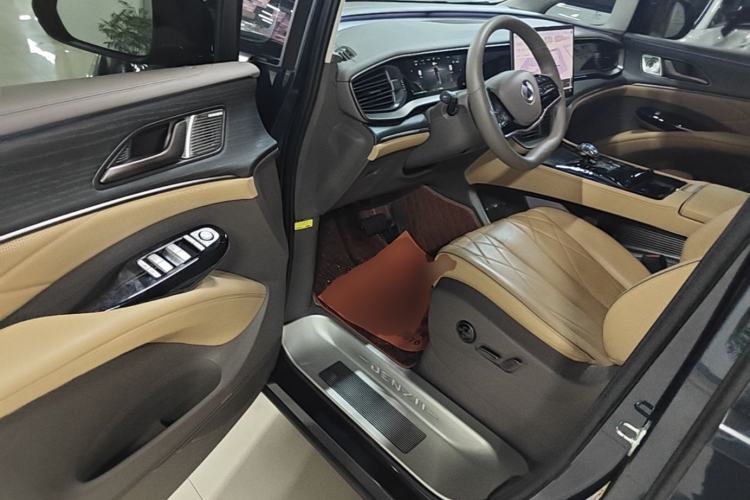 Used Denza D9 2022 DM-i 970 Four-Wheel Drive Flagship Model Driver Seat