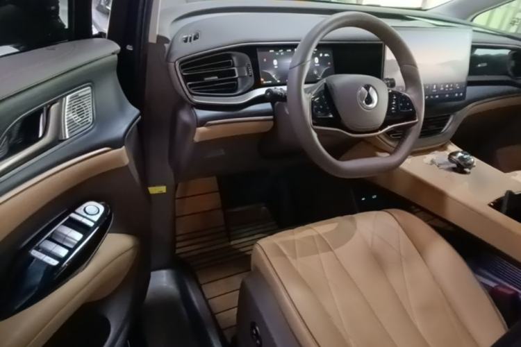 Used Denza D9 2022 DM-i 970 Four-Wheel Drive Flagship Model Driver Seat