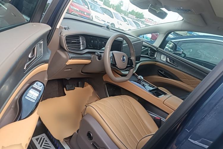 Used Denza D9 2022 DM-i 1040 Prestige Model Driver Seat