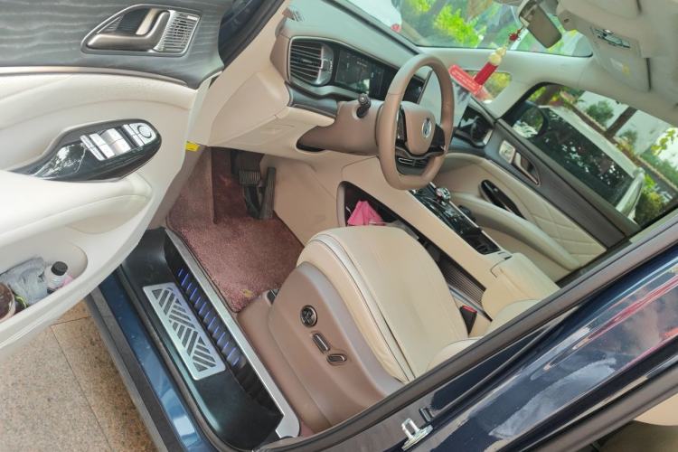Used Denza D9 2022 DM-i 970 Four-Wheel Drive Flagship Model Driver Seat
