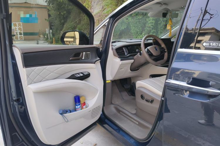 Used Denza D9 2022 DM-i 970 Four-Wheel Drive Prestige Model Driver Seat