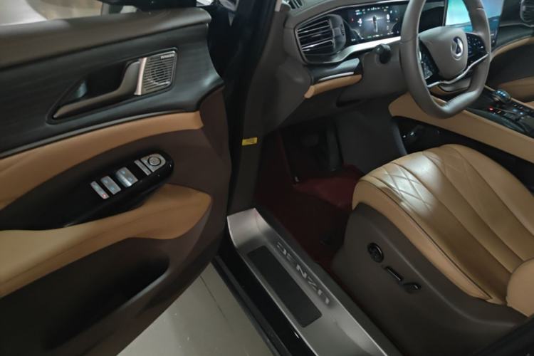 Used Denza D9 2022 DM-i 970 Four-Wheel Drive Prestige Model Driver Seat