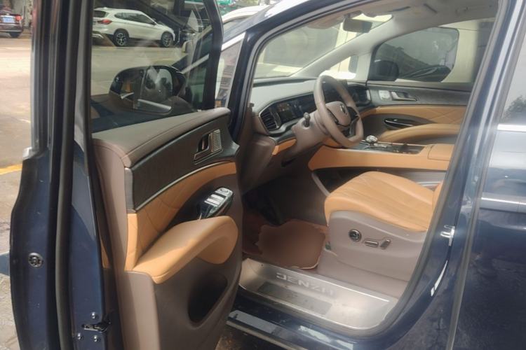 Used Denza D9 2022 DM-i 1040 Prestige Model Driver Seat