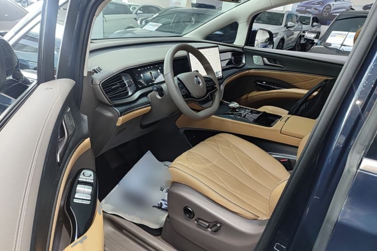 Used Denza D9 2022 DM-i 970 Four-Wheel Drive Flagship Model Driver Seat