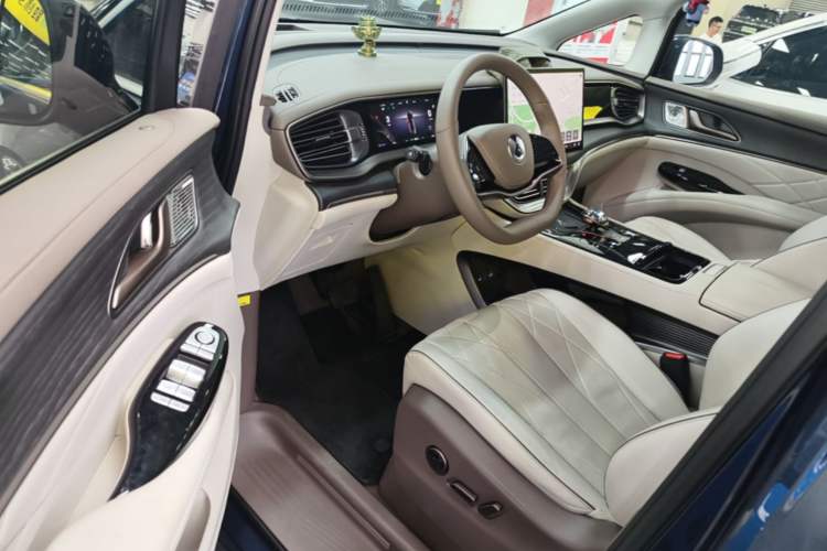 Used Denza D9 2022 DM-i 970 Four-Wheel Drive Prestige Model Driver Seat