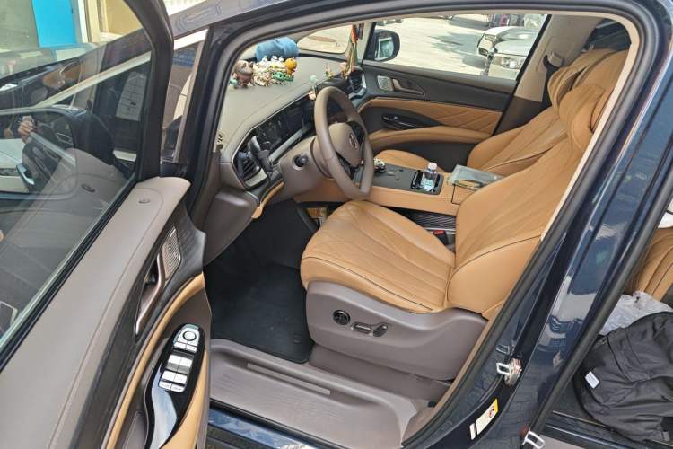 Used Denza D9 2022 DM-i 970 Four-Wheel Drive Flagship Model Driver Seat