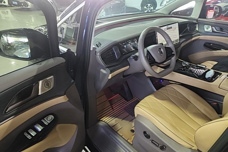 Used Denza D9 2022 DM-i 970 Four-Wheel Drive Flagship Model Driver Seat
