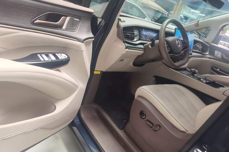 Used Denza D9 2022 DM-i 970 Four-Wheel Drive Flagship Model Driver Seat