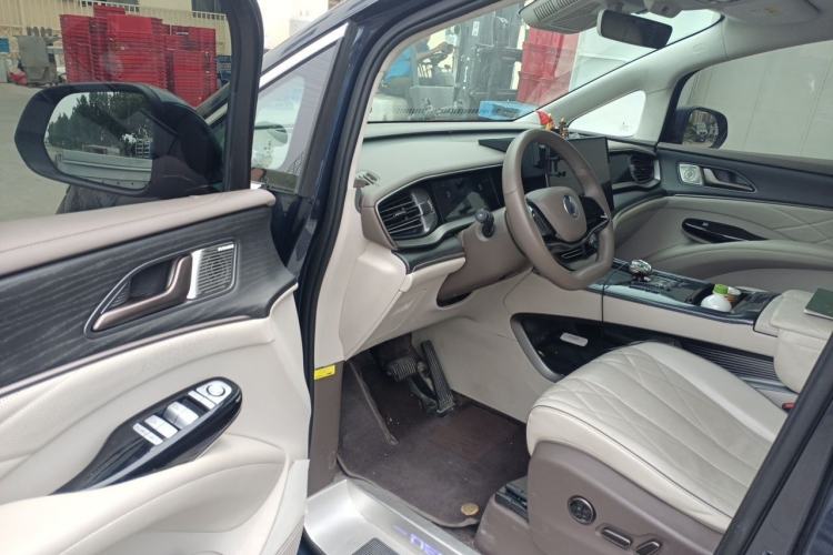Used Denza D9 2022 DM-i 970 Four-Wheel Drive Flagship Model Driver Seat