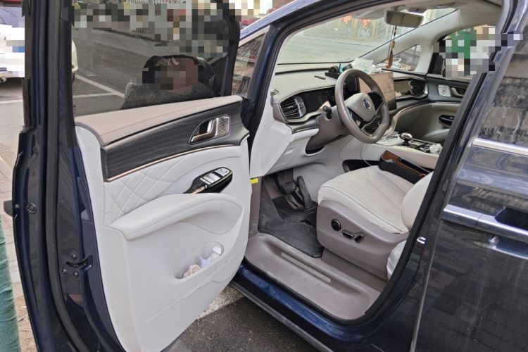 Used Denza D9 2022 DM-i 970 Four-Wheel Drive Flagship Model Driver Seat