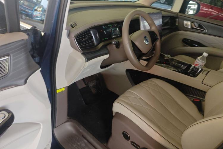 Used Denza D9 2022 DM-i 970 Four-Wheel Drive Prestige Model Driver Seat