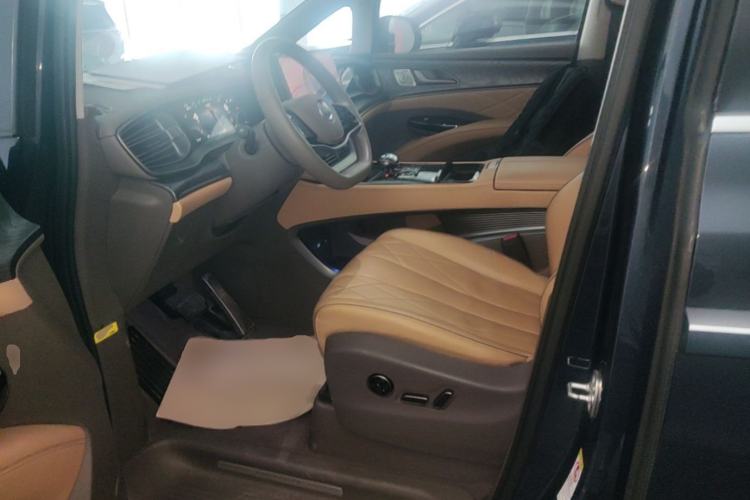 Used Denza D9 2022 DM-i 1040 Prestige Model Driver Seat