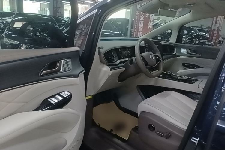 Used Denza D9 2022 DM-i 970 Four-Wheel Drive Flagship Model Driver Seat