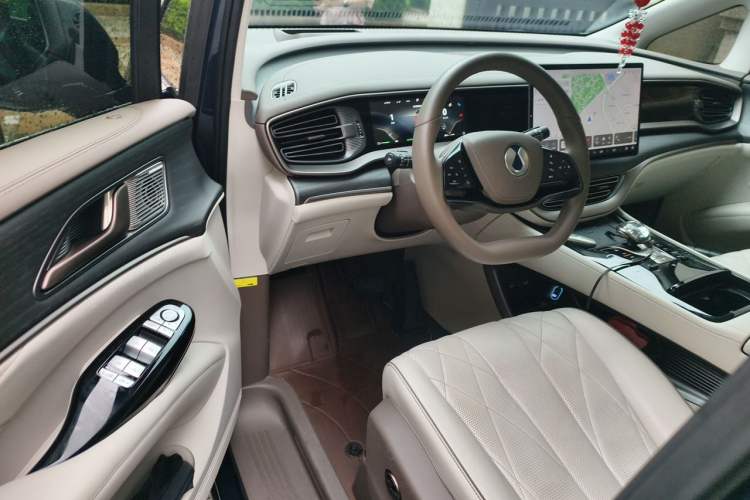 Used Denza D9 2022 DM-i 970 Four-Wheel Drive Flagship Model Driver Seat