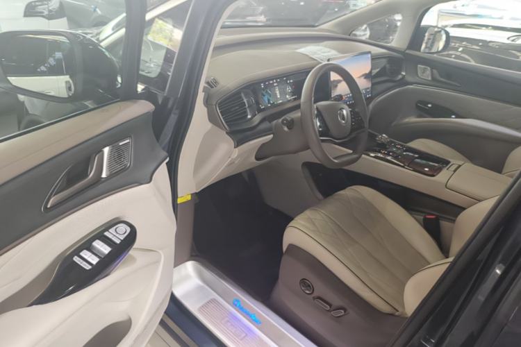 Used Denza D9 2022 DM-i 970 Four-Wheel Drive Flagship Model Driver Seat