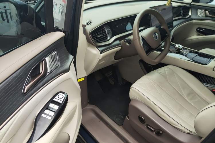 Used Denza D9 2022 DM-i 970 Four-Wheel Drive Flagship Model Driver Seat