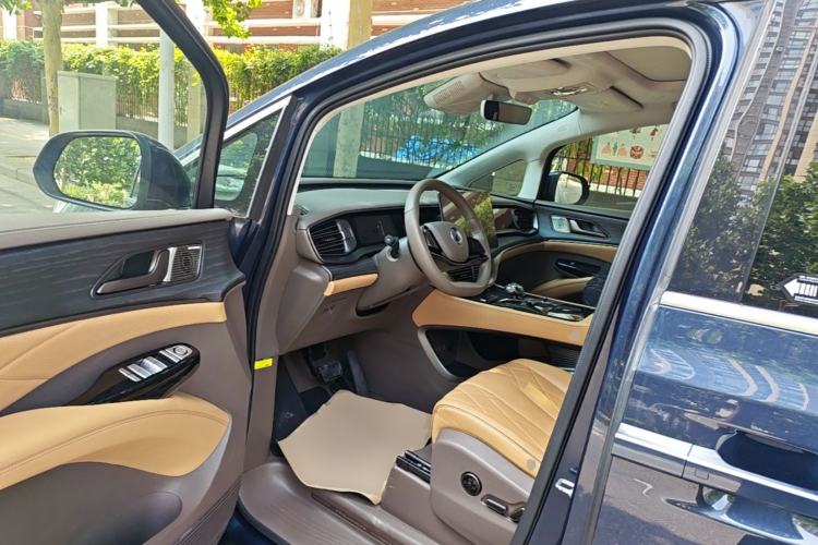 Used Denza D9 2022 DM-i 970 Four-Wheel Drive Flagship Model Driver Seat