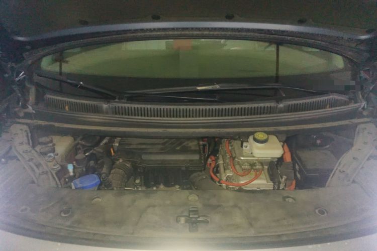 Used Denza D9 2022 DM-i 970 Four-Wheel Drive Prestige Model Engine Bay