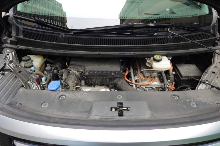 Used Denza D9 2022 DM-i 970 Four-Wheel Drive Prestige Model Engine Bay