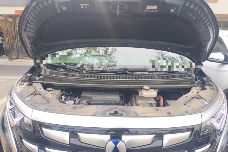 Used Denza D9 2022 DM-i 1040 Prestige Model Engine Bay