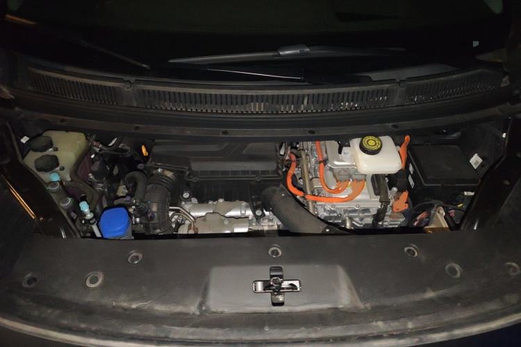 Used Denza D9 2022 DM-i 970 Four-Wheel Drive Prestige Model Engine Bay