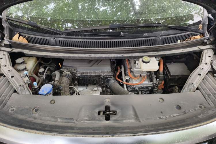 Used Denza D9 2022 DM-i 970 Four-Wheel Drive Prestige Model Engine Bay