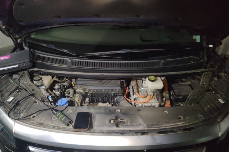 Used Denza D9 2022 DM-i 970 Four-Wheel Drive Flagship Model Engine Bay