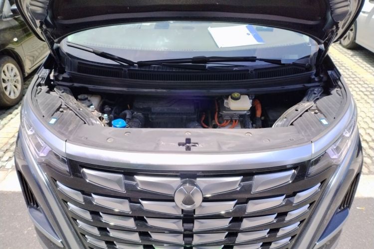 Used Denza D9 2022 DM-i 1040 Prestige Model Engine Bay
