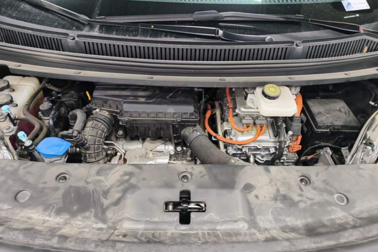 Used Denza D9 2022 DM-i 970 Four-Wheel Drive Prestige Model Engine Bay