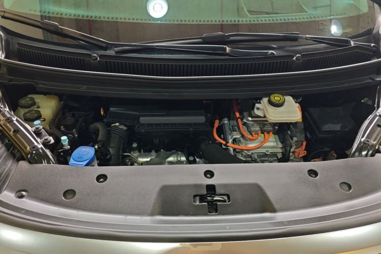 Used Denza D9 2022 DM-i 970 Four-Wheel Drive Prestige Model Engine Bay