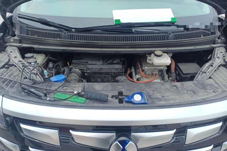 Used Denza D9 2022 DM-i 970 Four-Wheel Drive Flagship Model Engine Bay